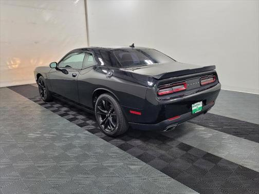 2017 Dodge Challenger SXT