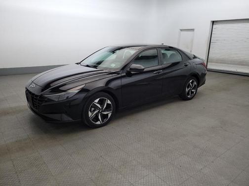 Onyx Black 2023 Hyundai ELANTRA SEL