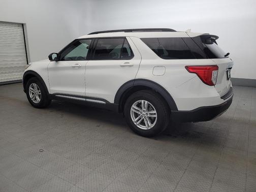 Star White Metallic Tri-Coat 2022 Ford Explorer XLT