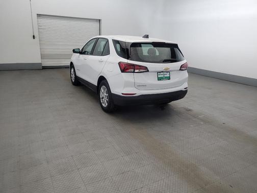 Summit White 2022 Chevrolet Equinox LS