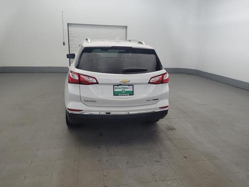White 2018 Chevrolet Equinox Premier