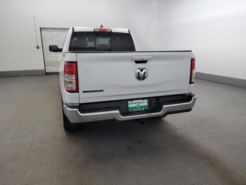 Bright White Clearcoat 2022 RAM 1500 Big Horn/Lone Star