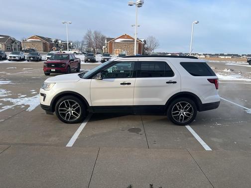 2019 Ford Explorer sport