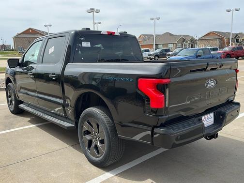 2025 Ford F-150 Lightning Flash