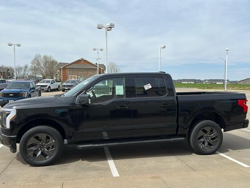 2025 Ford F-150 Lightning Flash