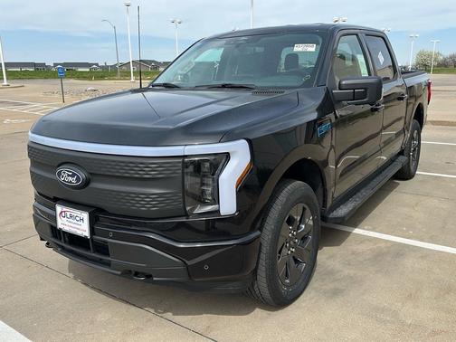 2025 Ford F-150 Lightning Flash