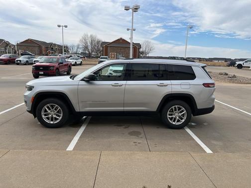 2021 Jeep Grand Cherokee L Laredo