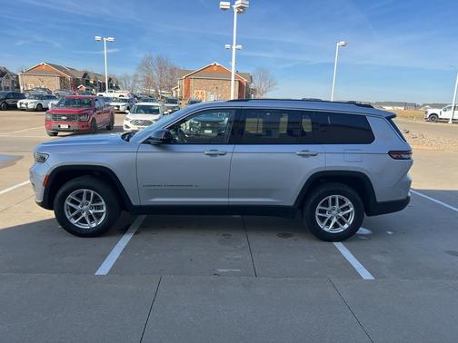 2021 Jeep Grand Cherokee L Laredo