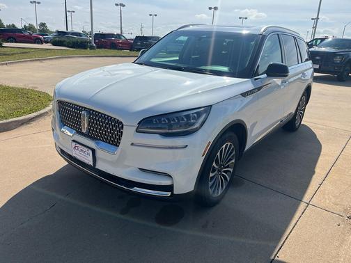 2023 Lincoln Aviator Standard AWD