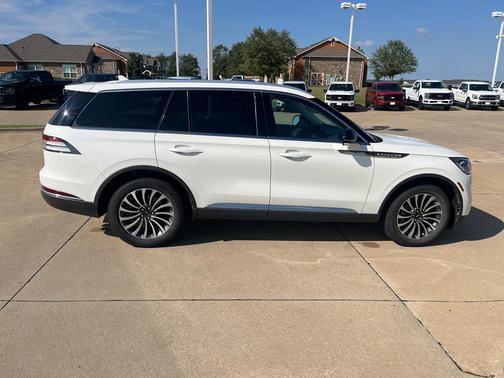 2023 Lincoln Aviator Standard AWD