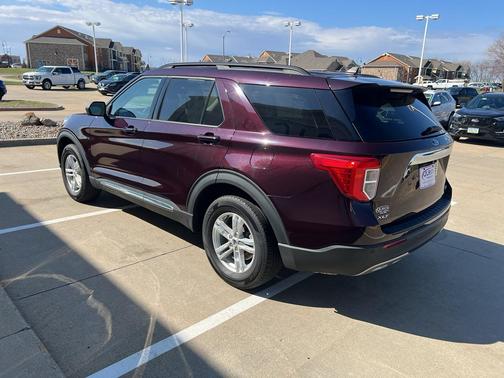 Jewel Red 2022 Ford Explorer XLT