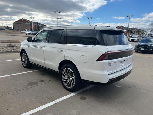 2025 Lincoln Navigator Reserve