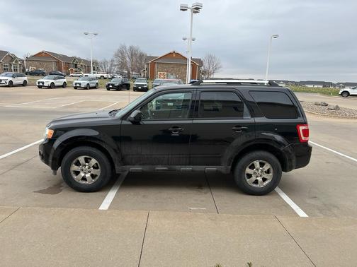 Tuxedo Black Metallic 2011 Ford Escape Limited