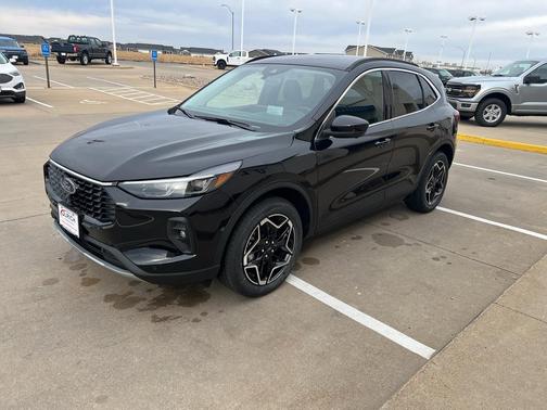 2026 Ford Escape Platinum