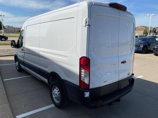 2025 Ford Transit-250 148 WB Medium Roof Cargo
