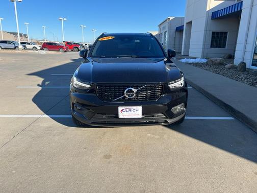 2021 Volvo XC40 T5 R-Design