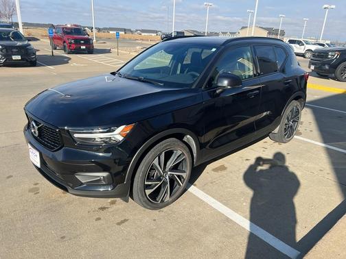 2021 Volvo XC40 T5 R-Design