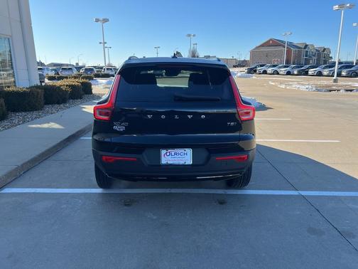 2021 Volvo XC40 T5 R-Design