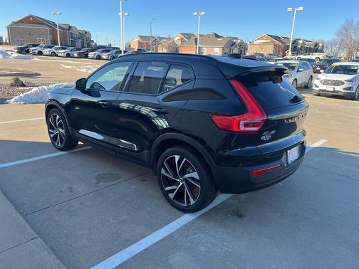 2021 Volvo XC40 T5 R-Design