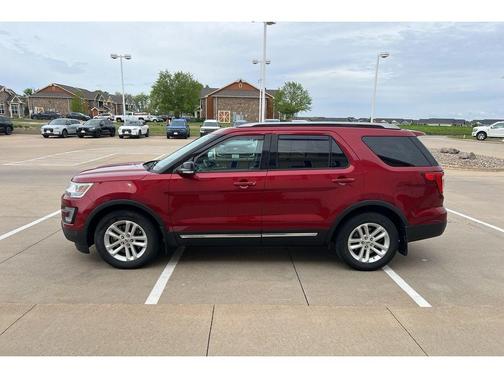 Ruby Red Metallic Tinted Clearcoat 2017 Ford Explorer XLT