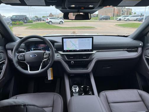 Star White 2026 Ford Explorer Platinum