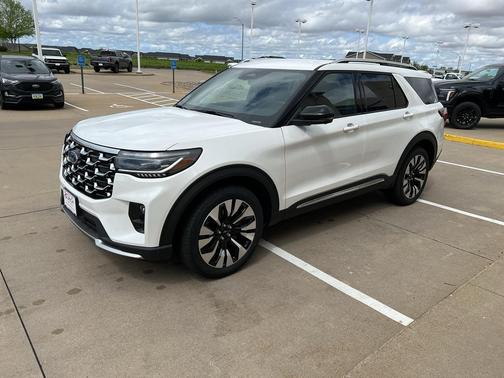 Star White 2026 Ford Explorer Platinum