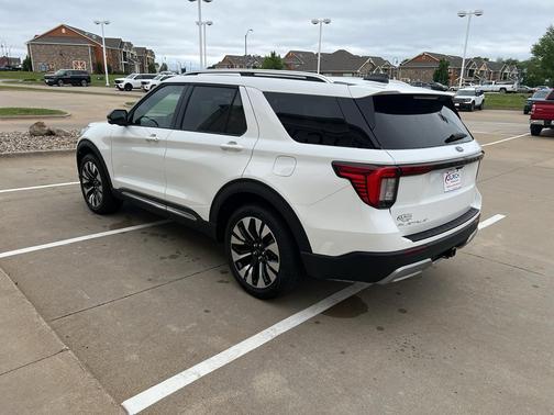 Star White 2026 Ford Explorer Platinum