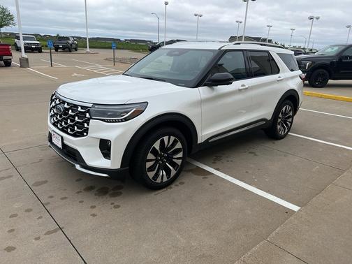 Star White 2026 Ford Explorer Platinum