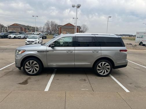 Silver Radiance 2023 Lincoln Navigator Reserve