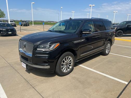 Starlight 2024 Lincoln Navigator Premiere