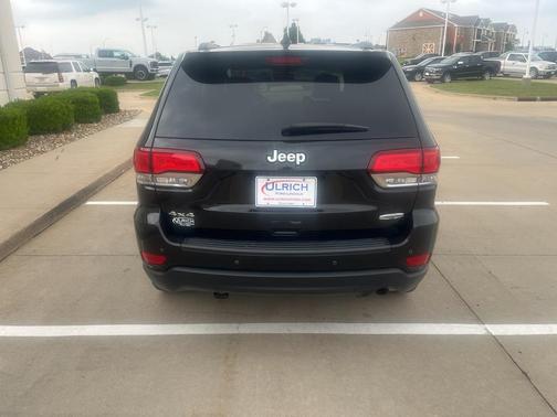 2020 Jeep Grand Cherokee Laredo