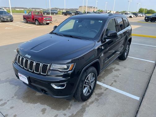 2020 Jeep Grand Cherokee Laredo