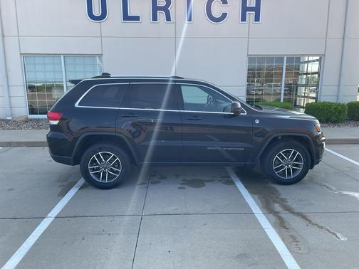 2020 Jeep Grand Cherokee Laredo