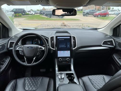 Agate Black Metallic 2024 Ford Edge Titanium
