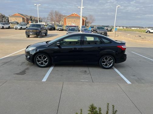 Tuxedo Black Metallic 2014 Ford Focus SE