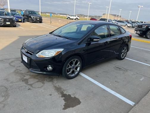Tuxedo Black Metallic 2014 Ford Focus SE