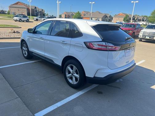 Oxford White 2021 Ford Edge SE