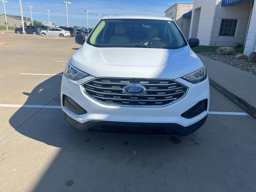 Oxford White 2021 Ford Edge SE