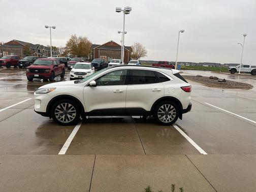 2020 Ford Escape Titanium Hybrid