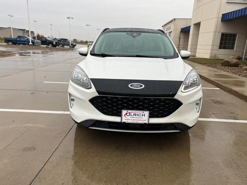 2020 Ford Escape Titanium Hybrid