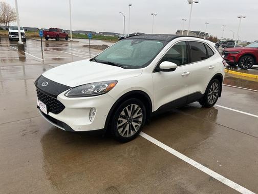 2020 Ford Escape Titanium Hybrid