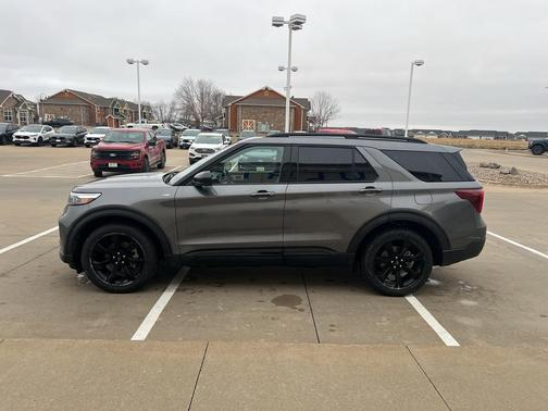 2023 Ford Explorer ST-Line