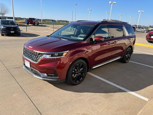 2024 Kia Carnival SX