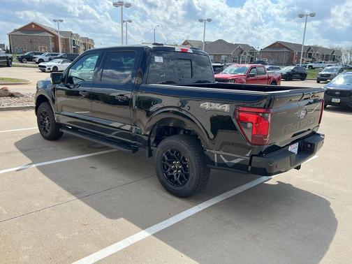 Agate Black Metallic 2026 Ford F-150 XLT