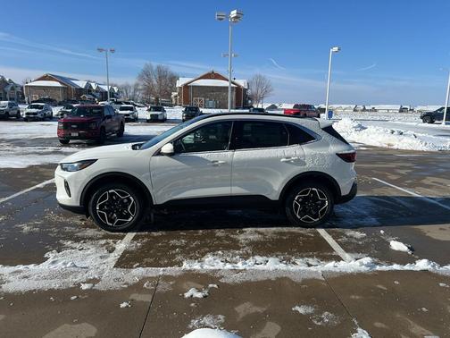 2026 Ford Escape Platinum