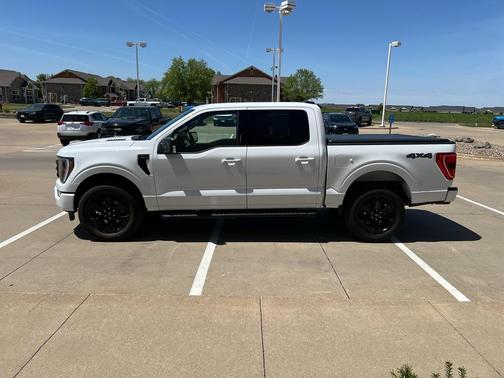 Oxford White 2023 Ford F-150 XLT