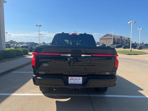2022 Ford F-150 Lightning Platinum
