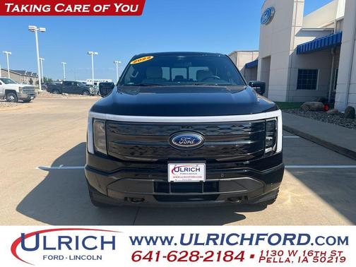 2022 Ford F-150 Lightning Platinum