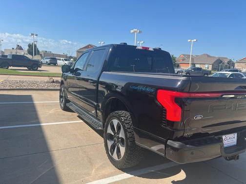 2022 Ford F-150 Lightning Platinum