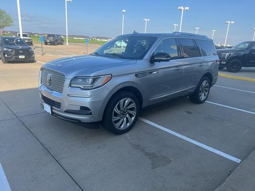 SILVER RADIANCE 2023 Lincoln Navigator RESERVE
